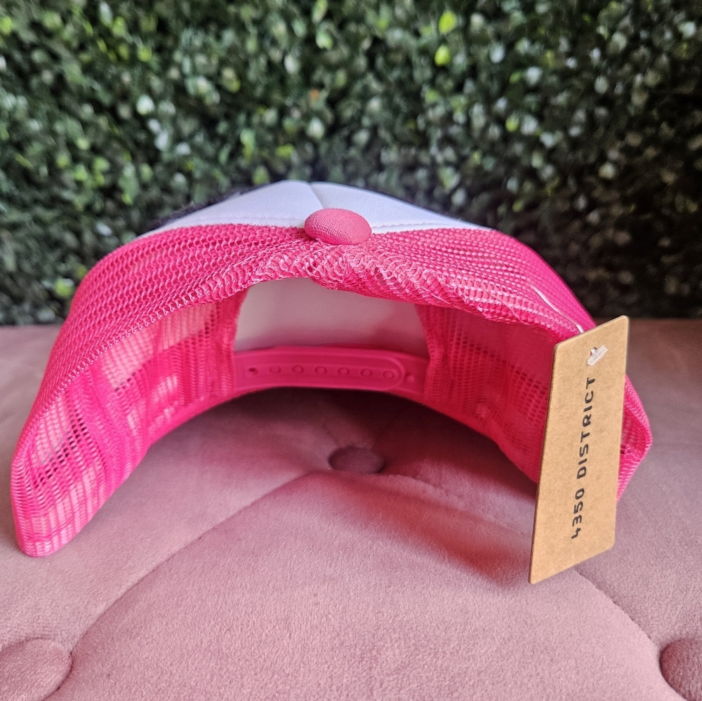 NWT Horseshoe Patches Trucker Pink Hat - Picture 2 of 2
